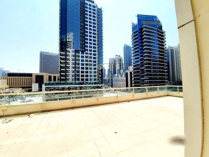 9 1 Month FREE! Exclusive 4 Beds + Maids | Full Canal View