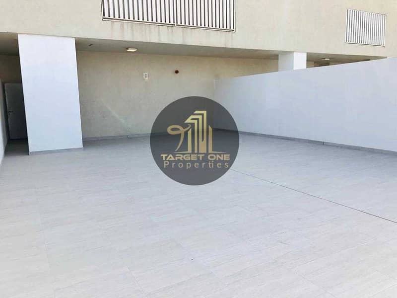 13 MASSIVE|BEAUTIFUL|DUPLEX|HUGE TERRACE