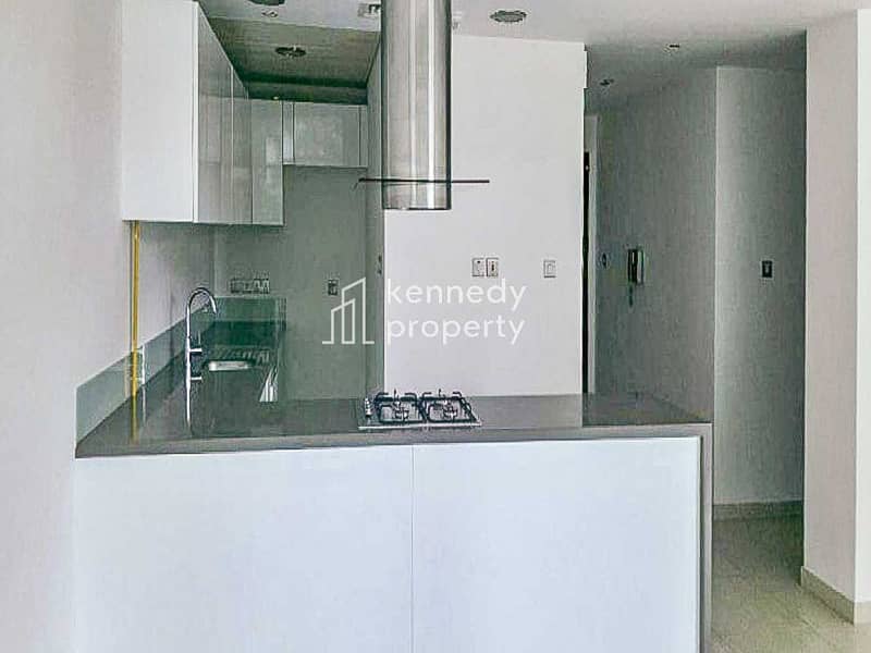 6 Sea View | Well Maintained | Kitchen White Goods