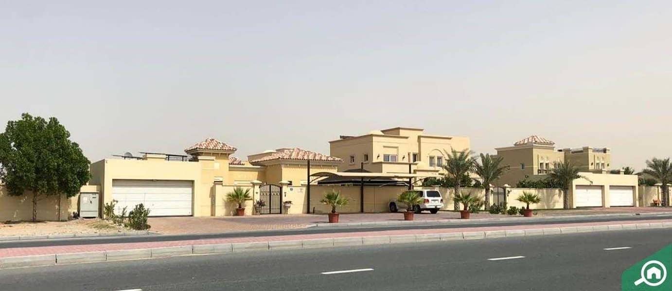 INDEPENDENT MODERN   VILLA  / / HUGE GARDEN /4 MASTER BED VILLA BARSHA  SOUTH 2