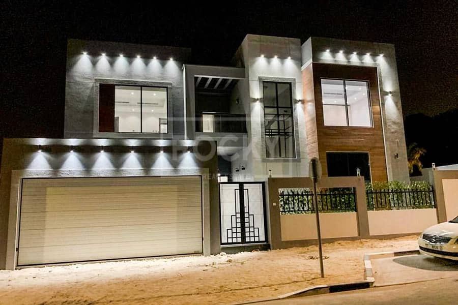 17 Luxurious Villa | with Majlis | Al Furjan