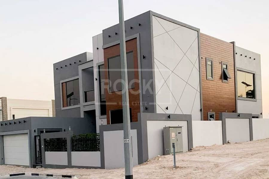 18 Luxurious Villa | with Majlis | Al Furjan