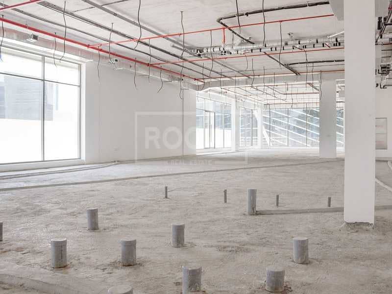 4 Spacious retail at Prime location |Suitable for super mkt and Restaurant