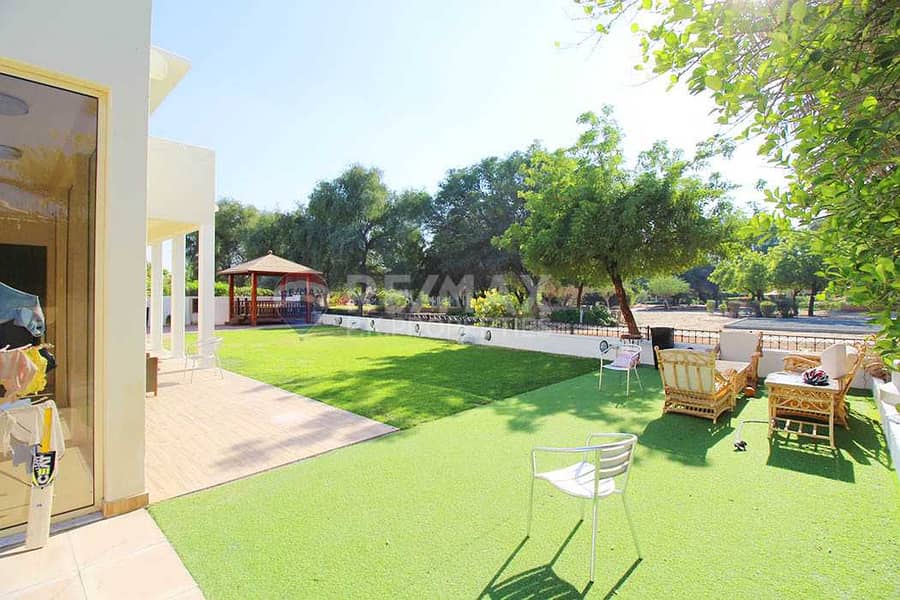2 Perfect Villa -Backing Park - Private Pool Allowed