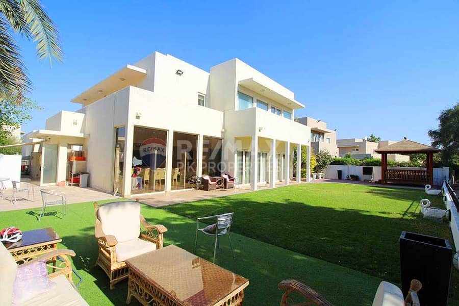 3 Perfect Villa -Backing Park - Private Pool Allowed