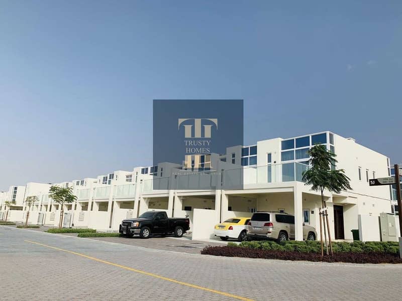 6 Freehold villa by Damac Hills 894000 AED