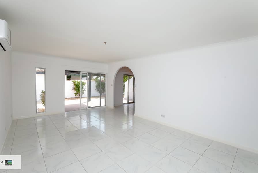 2 Admirable Offers/NO COMMISSION/Elegant Family Villa/Near Beach/Private Garden/Direct to Owner