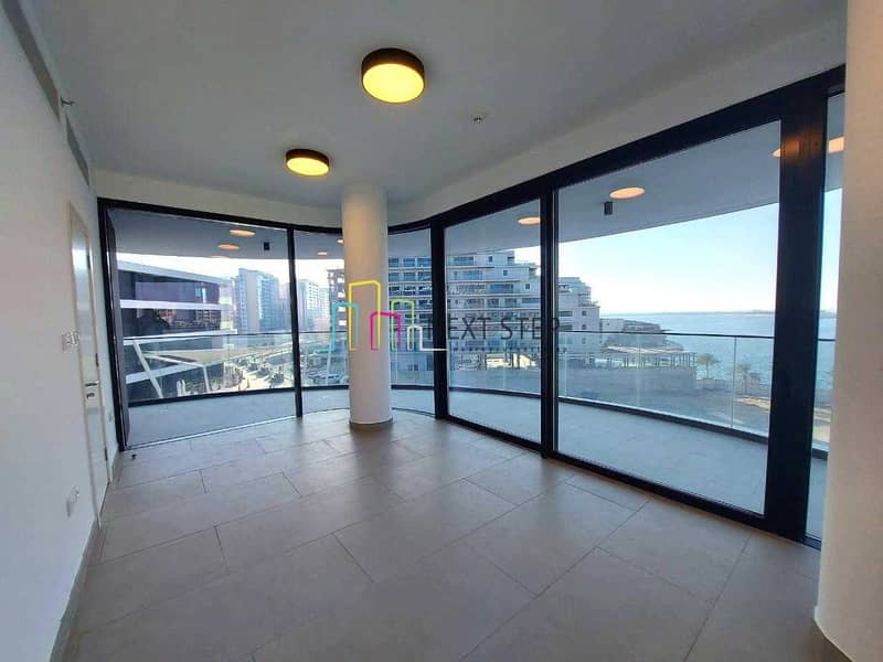 7 Sophisticated 3BR with Maidsroom l Full Sea view l Gym & Pool l Parking