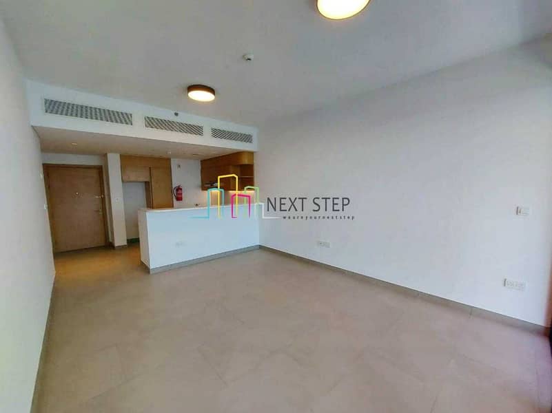 3 Elegant 1 Bedroom with Balcony  l Gym & Pool Facilities  l Parking l