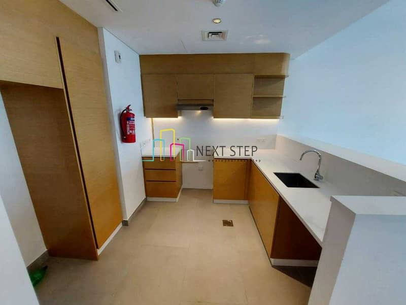 4 Elegant 1 Bedroom with Balcony  l Gym & Pool Facilities  l Parking l