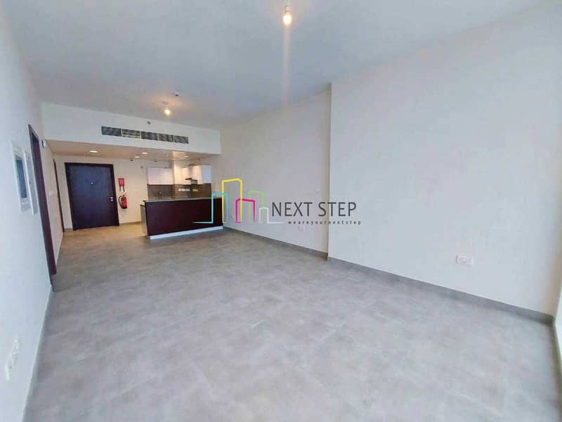 3 Professionally Decorated 1 Bedroom with Balcony & Parking