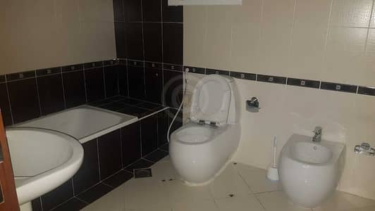 MASSIVE 4 BHK WITH BIG HAAL AND MAIDS ROOM.