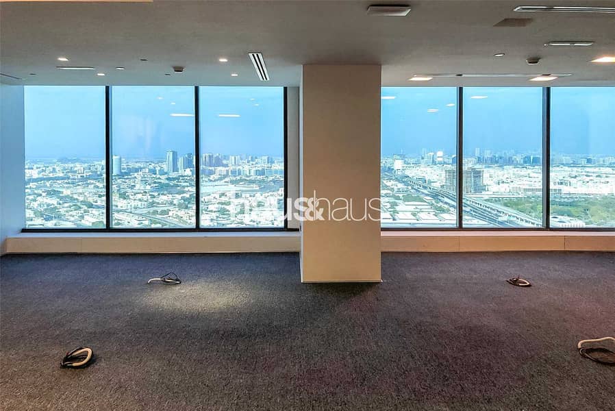 7 Funky Fitted Office | SZR | Open plan