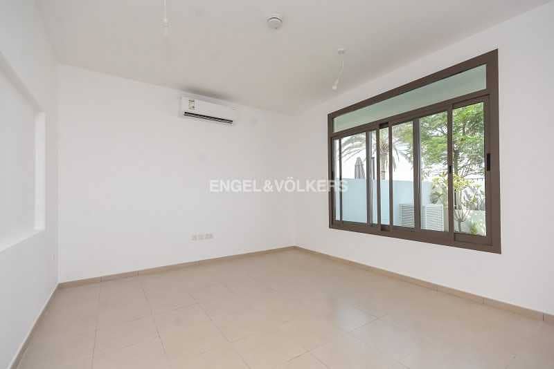 24 Type 6 | Vacant | Single Row | Landscaped