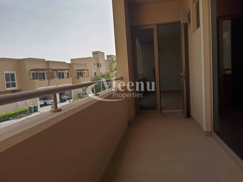 23 Meticulously maintained Villa 4 Bedroom Master corner Location Single row
