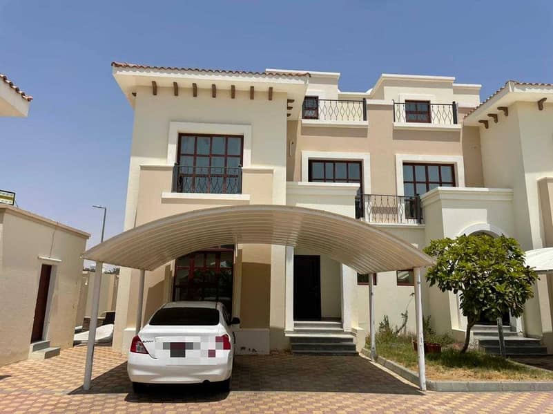 Beautiful and Spacious 5BHK Duplex Villa in Compound