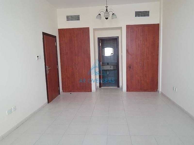 2 Largest 1 BHK Apart For Rent in University View