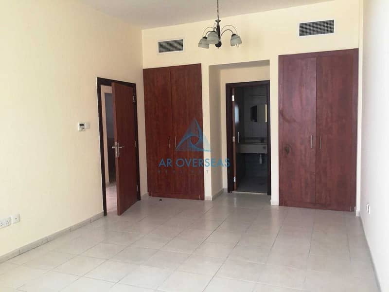 4 Largest 1 BHK Apart For Rent in University View
