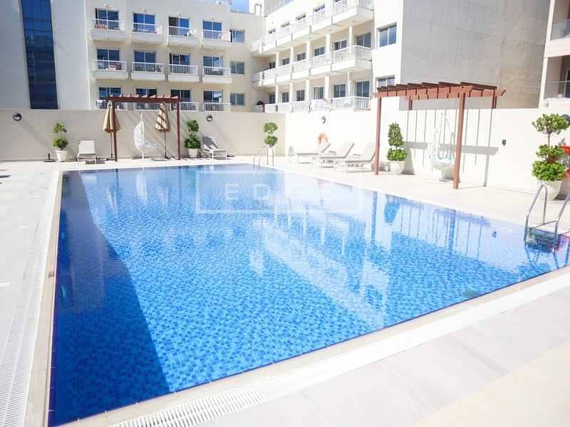 10 Best Offer | Bright Studio | Pool View