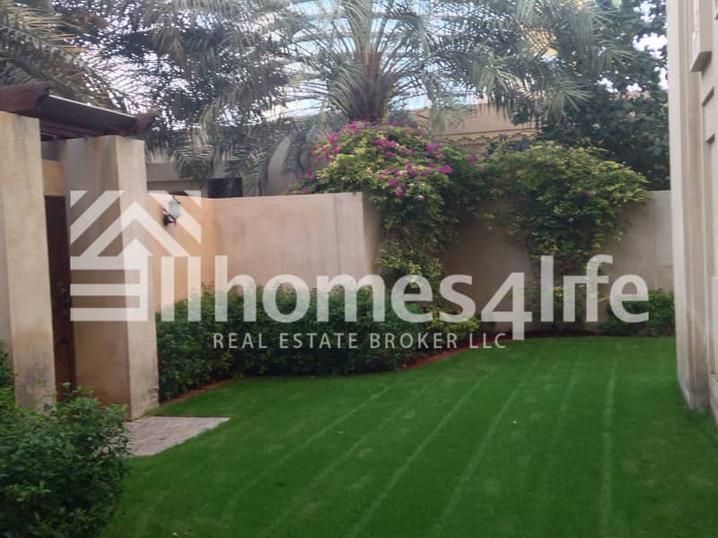 9 Burj View with Private Garden 3BR + Study