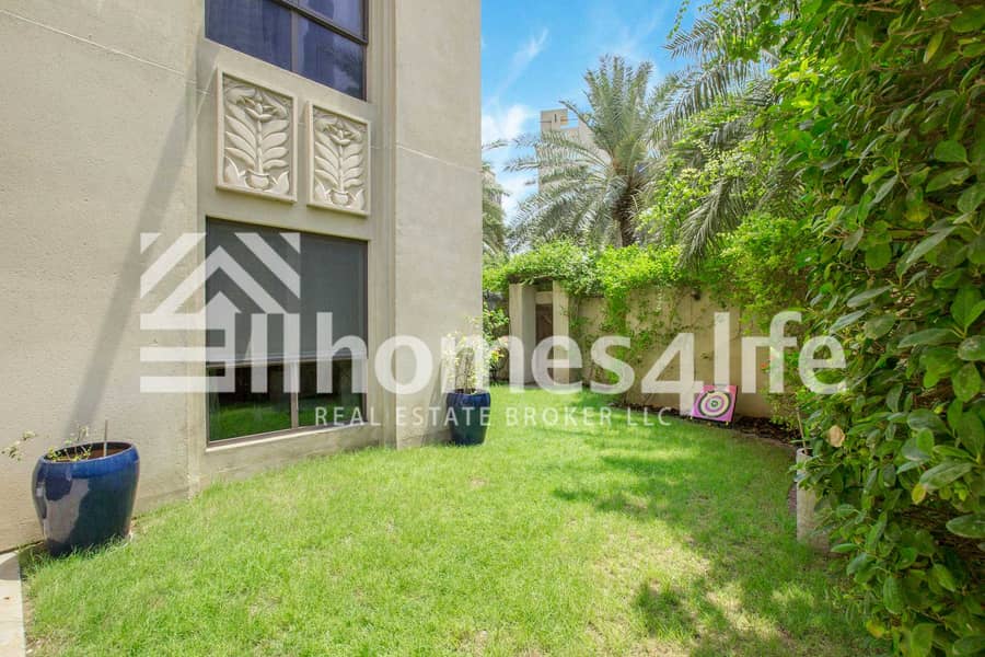 15 Burj View with Private Garden 3BR + Study