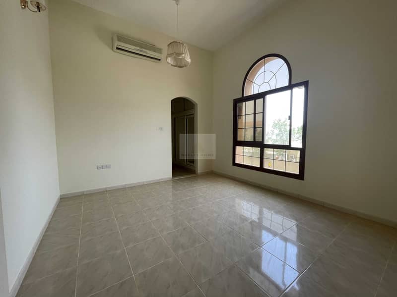 8 Villa for rent 8 bed 6 Mastar bedroom 4 bed downstairs quality villa al Rasidiya