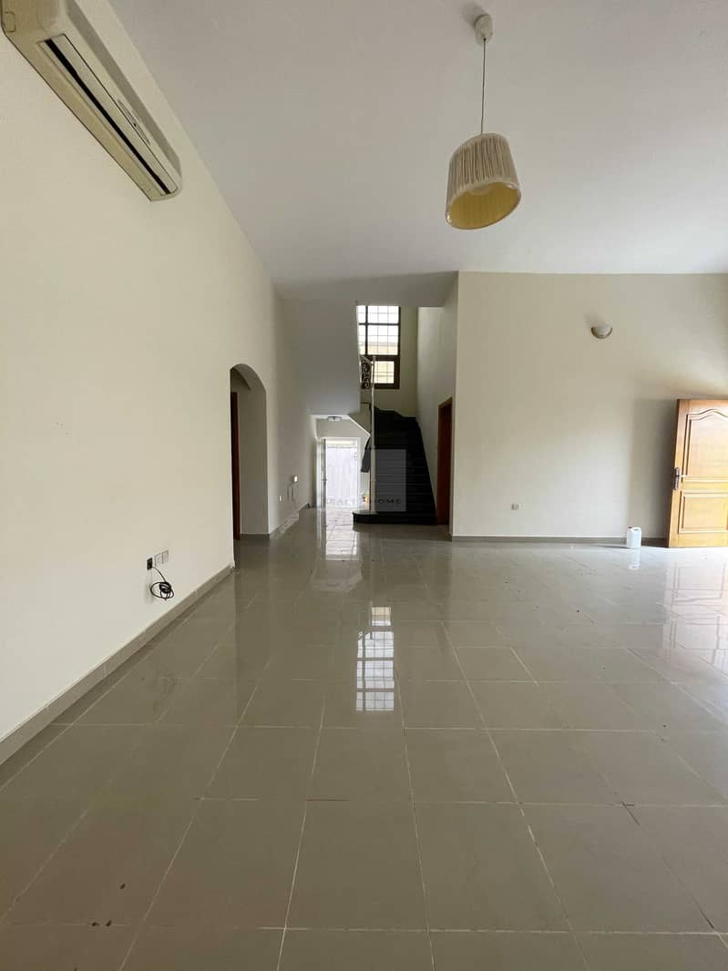 11 Villa for rent 8 bed 6 Mastar bedroom 4 bed downstairs quality villa al Rasidiya