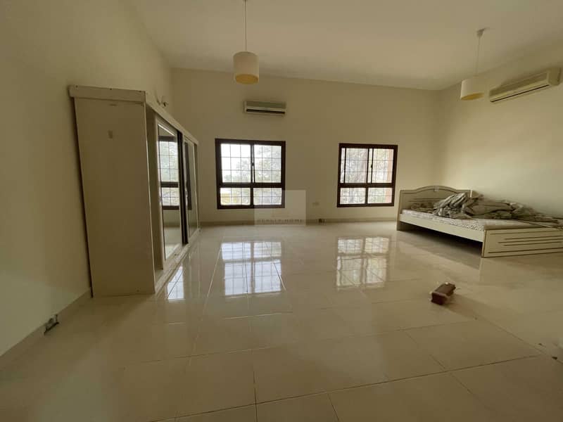 15 Villa for rent 8 bed 6 Mastar bedroom 4 bed downstairs quality villa al Rasidiya