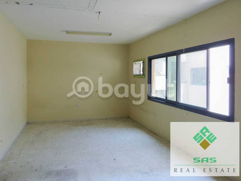 15 !!! Spacious 1-Bed Room Hall with Balcony
