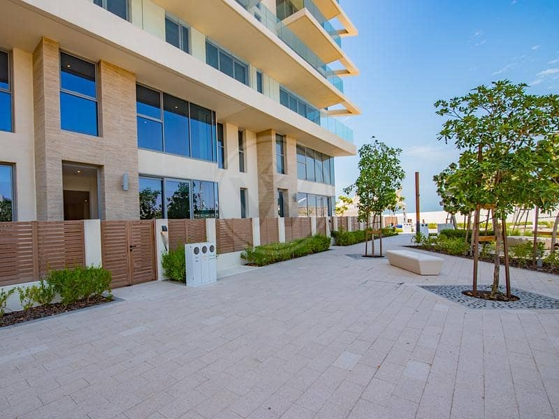 15 Sea View Townhouse|Private Garden|2 Parking