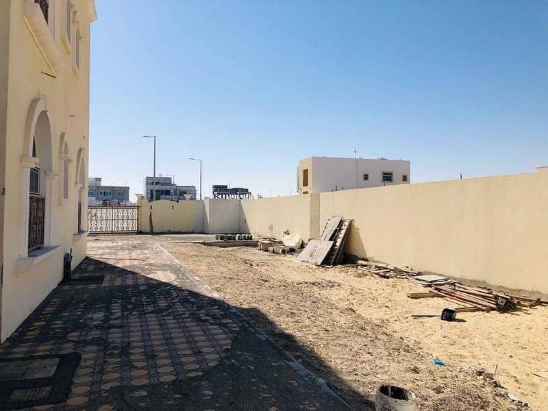 6 Villa for sale in Al Shamkha South City