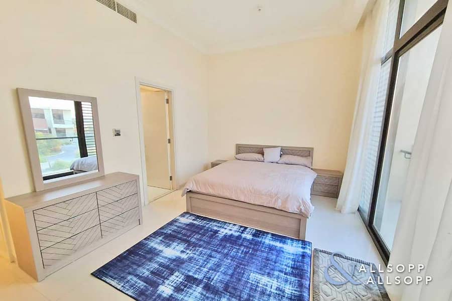 3 5 Beds | Vacant December | Close To Pool