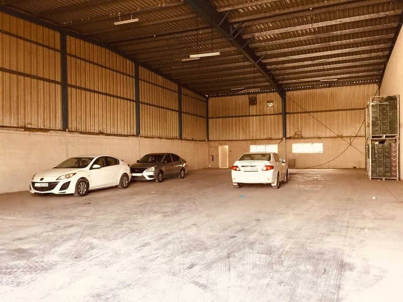 17 4000 SQ FT AL QUOZ WAREHOUSE 12 MTR HEIGHT.