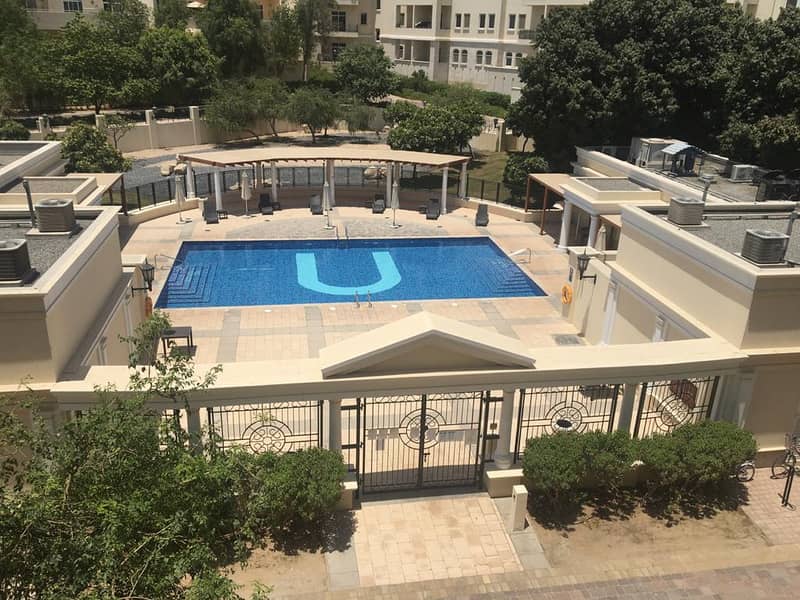 3 Vacant Pool view 1 bed in Bennett house