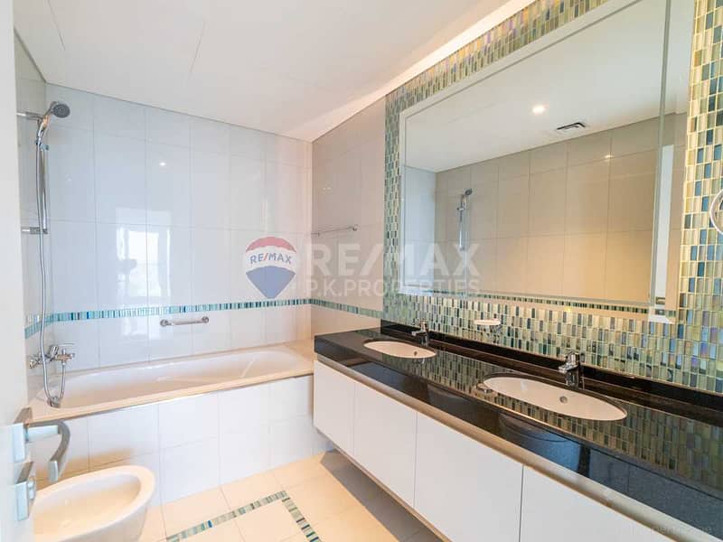 10 Brand New 1 Bed | Vacant | Sea View