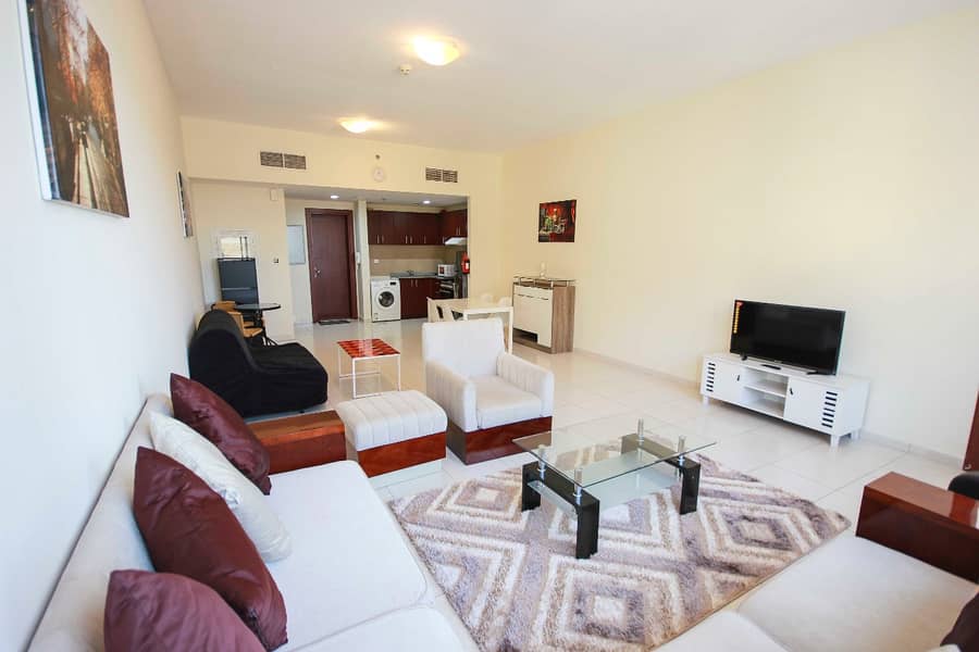 Fully Furnished 1 Bed |Community View |Corner Unit