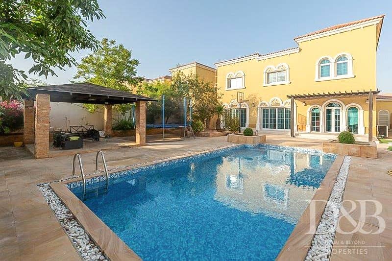 15 PRIVATE POOL | SINGLE ROW | HUGE PLOT WITH GARDEN