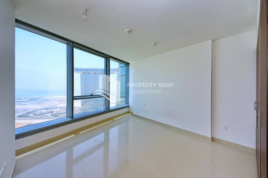 7 Exclusive Deal for Iconic Sea View  High Floor Apt