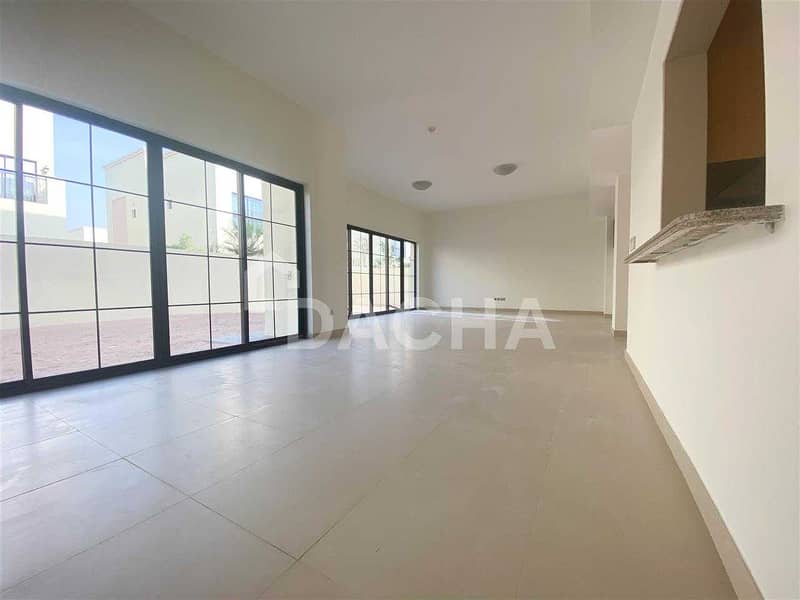 7 Spacious 4 Bed + Maids/ Large Terrace / Brand New