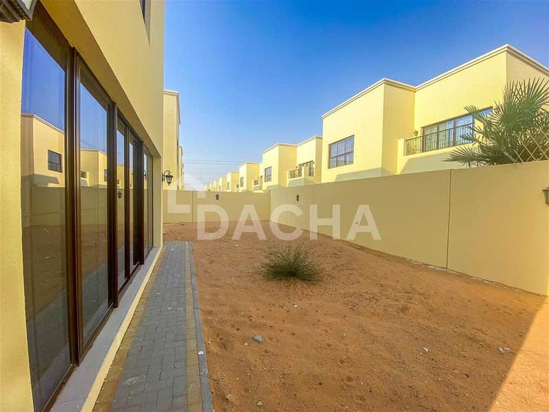 8 Spacious 4 Bed + Maids/ Large Terrace / Brand New