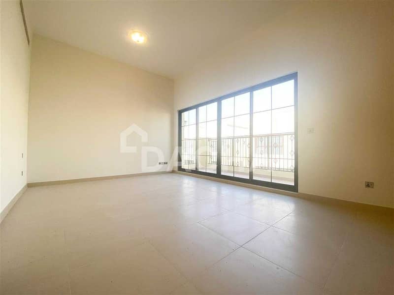 10 Spacious 4 Bed + Maids/ Large Terrace / Brand New