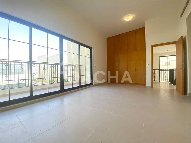 11 Spacious 4 Bed + Maids/ Large Terrace / Brand New