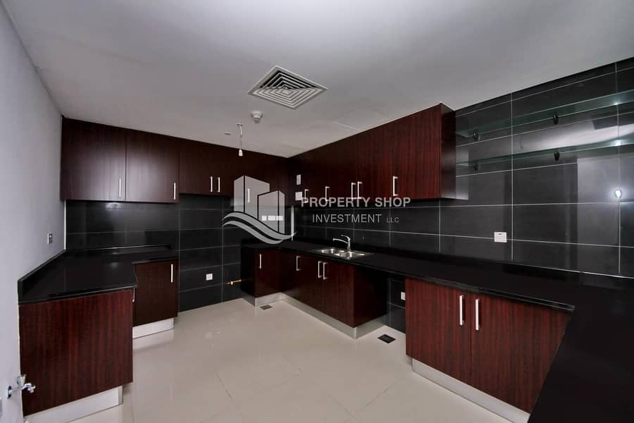 3 Hot Deal | Sea & City Views|Ready To Move In | 3 Cheques | Huge Layout