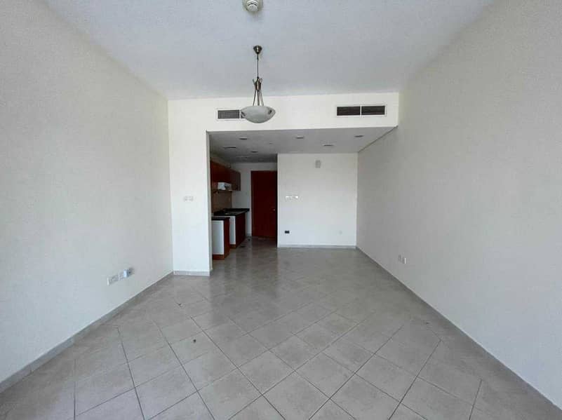 | SPACIOUS STUDIO WITH PARKING IN CRESCENT TOWER |