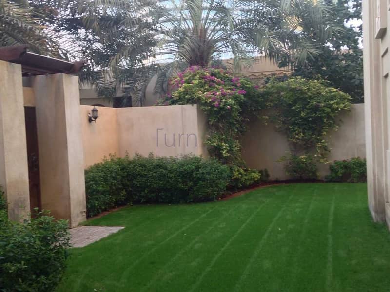 10 Large Private Garden | Burj Khalifa View | Rented