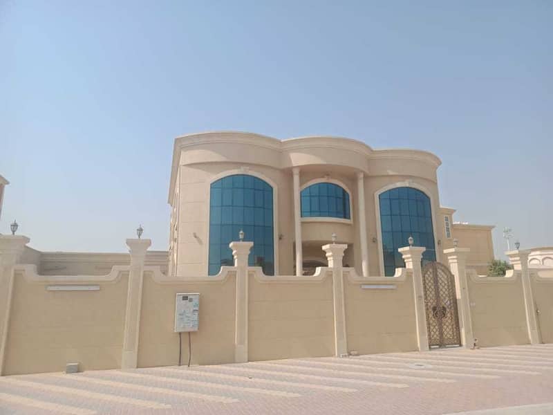 *Villa for rent, very clean, large area, in Raqeeb, behind Nesto Hypermarket, near all services