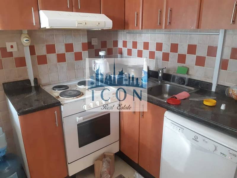 4 Chiller Free |1 Bed| Beside Metro Station | Vacant