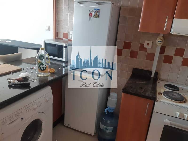 10 Chiller Free |1 Bed| Beside Metro Station | Vacant