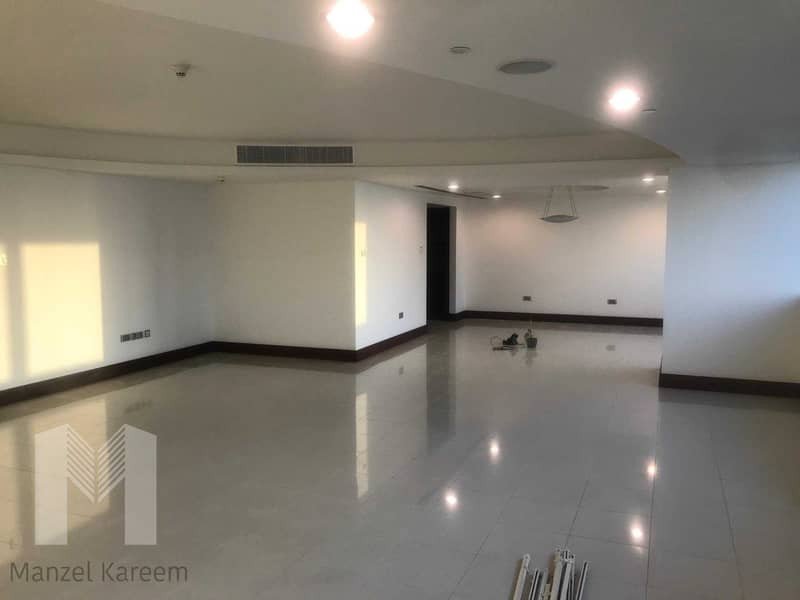 simplex apartment for sale in WTC Jumeirah living