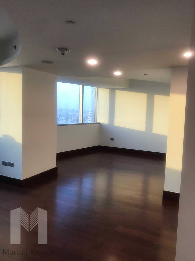 10 simplex apartment for sale in WTC Jumeirah living